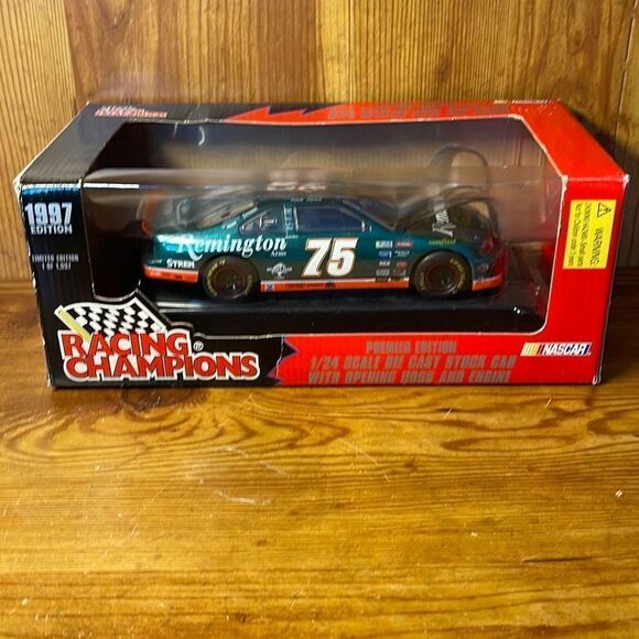 Racing Champions Rick Mast 75 Remington 1997 Thunderbird 1:24 Scale - Picture 1 of 6